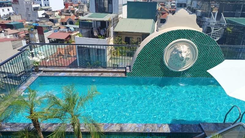 Bể bơi khách sạn giang văn minh thi công trên tầng thượng