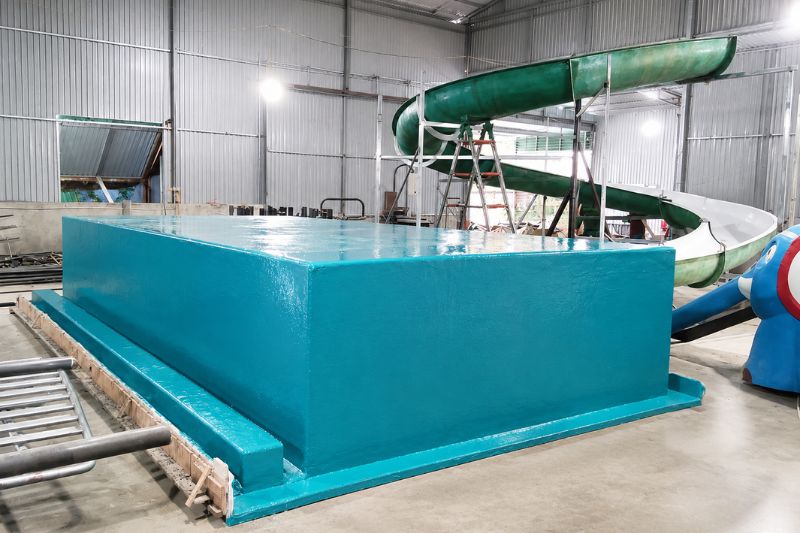Tân Tiến gia công bể bơi composite tại xưởng