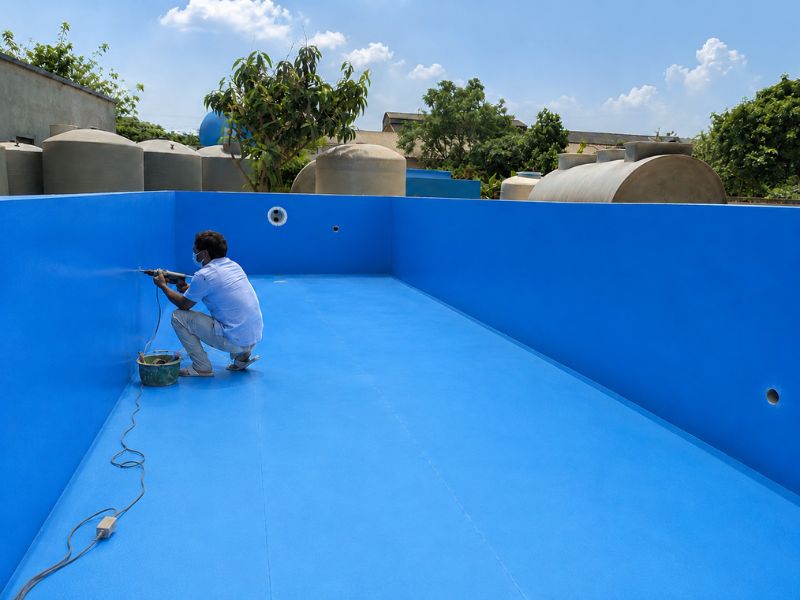 Khoan chờ sẵn các vị trí kết nối trên bể bơi