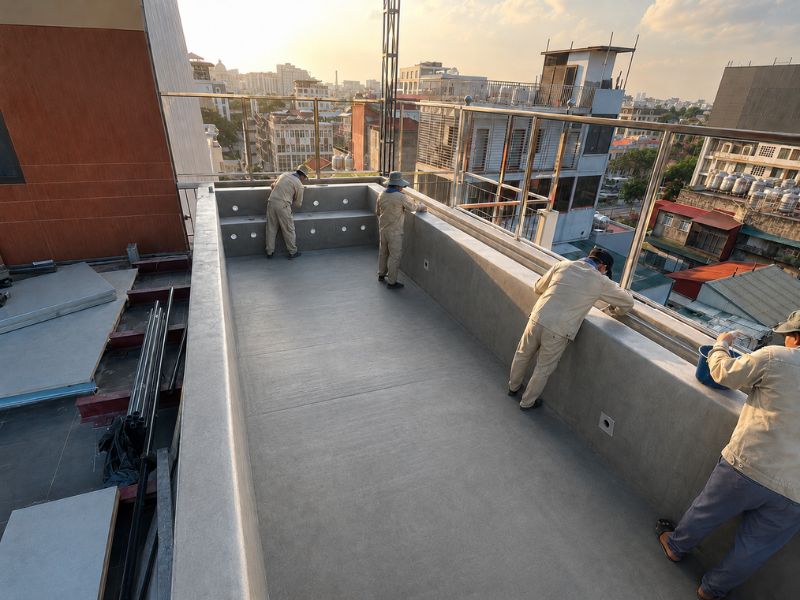 Thi công lớp composite bể bơi
