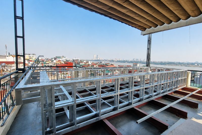 Hoàn thiện phần khung thép bể bơi