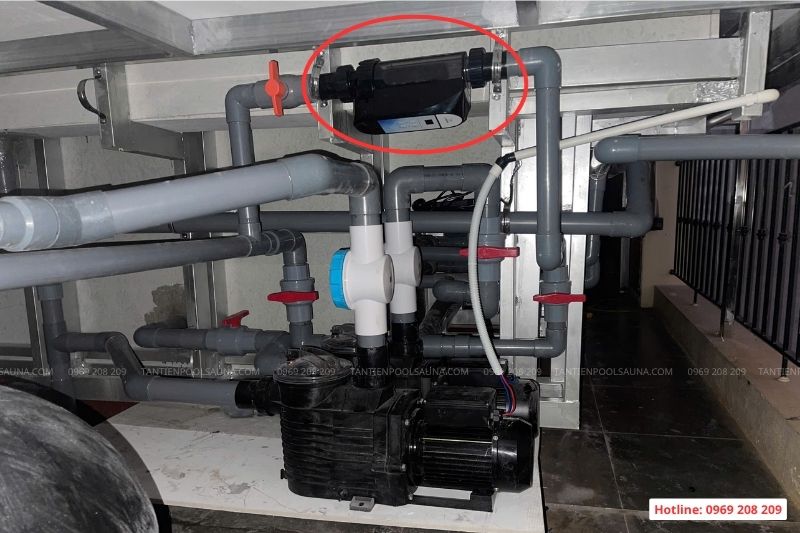 Bể bơi điện phân muối là gì? Cấu tạo, nguyên lý hoạt động, ưu nhược điểm và chi phí đầu tư Phóng máy vừa và nhỏ tích hợp bộ điện phân muối EC