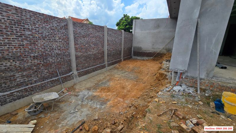 Thi công bể bơi gia đình trọn gói: Báo giá, quy trình và kinh nghiệm thực tế Đào hố thi công bể bơi gia đình tại Sóc Sơn