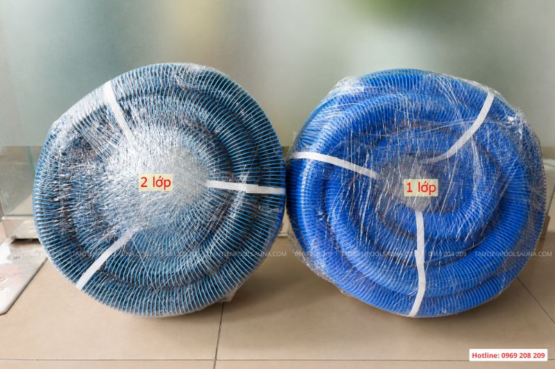 Dụng cụ vệ sinh bể bơi gồm những gì? Hướng dẫn lựa chọn & sử dụng Ống mềm hút vệ sinh bể bơi 1 lớp và 2 lớp