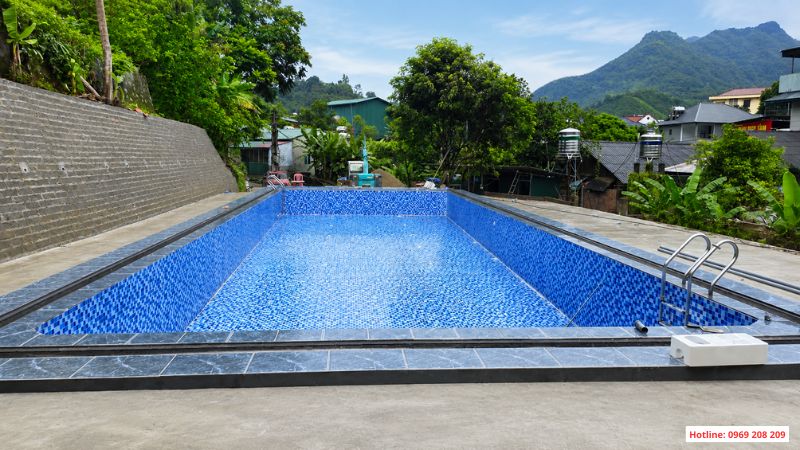 Tân Tiến hoàn thiện bể bơi kinh doanh Bằng Thành, Thái Nguyên (Bắc Kạn cũ) Hoàn thiện ốp lát vệ sinh lòng bể và không gian xung quanh