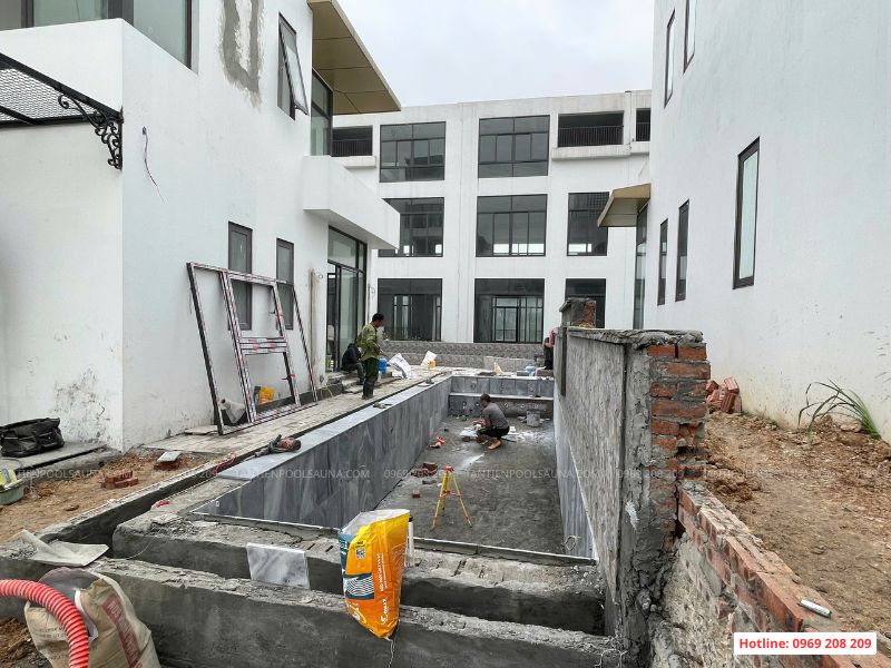 Thi công chống thấm cho bể bơi