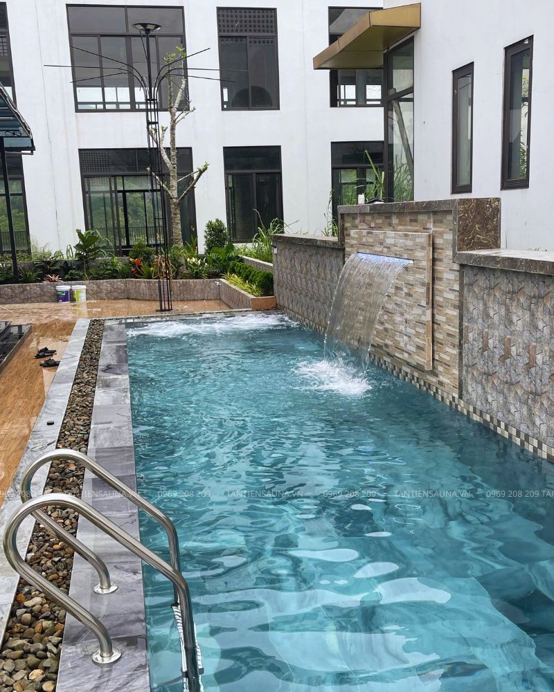 Hoàn thiện và tiến hành cấp nước cho bể bơi
