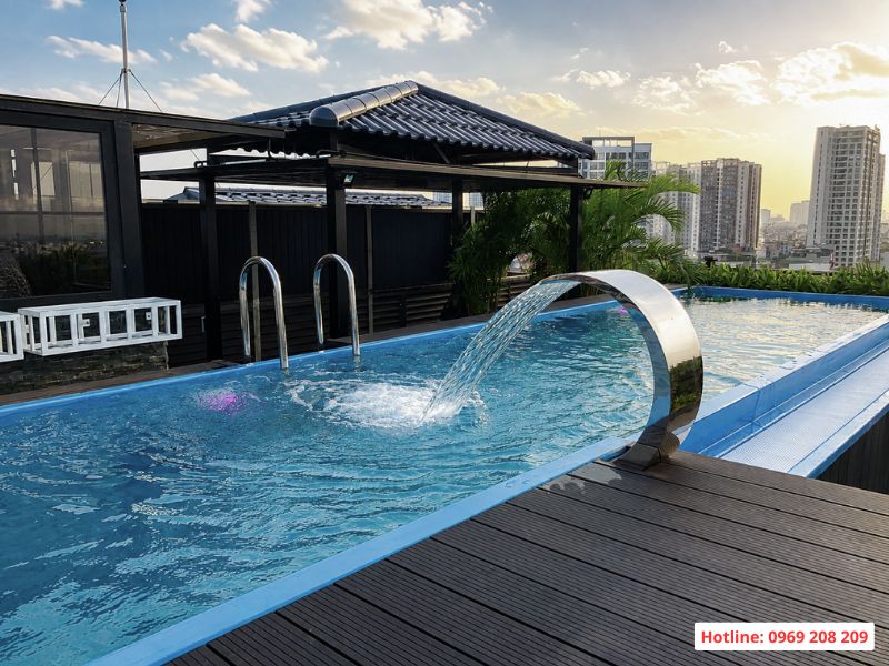 Bể bơi trên sân thượng: Những điều cần biết trước khi thiết kế và thi công Bể bơi composite lắp đặt trên tầng thượng tại Long Biên