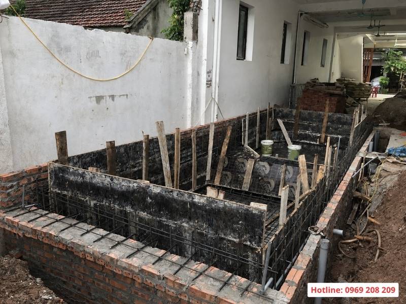 Ghép cốp pha chuẩn bị đổ bê tông