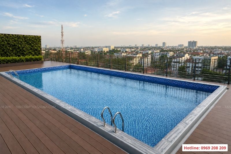 Bể bơi bê tông và bể bơi composite nên chọn loại nào? Bể bơi composite khách sạn tại Ninh Bình