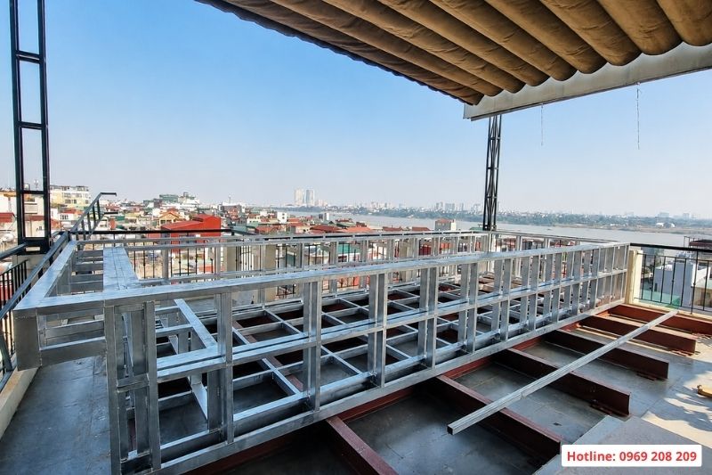 Bể bơi bê tông và bể bơi composite nên chọn loại nào? Khung thép bể bơi composite