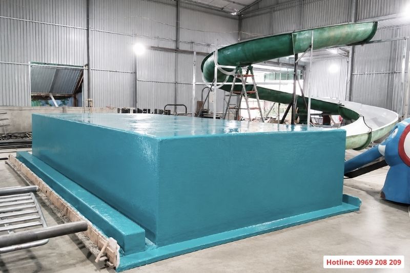 Bể bơi bê tông và bể bơi composite nên chọn loại nào? Đúc bể bơi composite tại xưởng