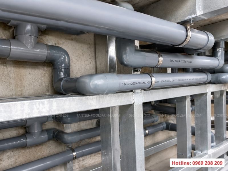 Bể bơi bê tông và bể bơi composite nên chọn loại nào? Thi công đường ống bể composite