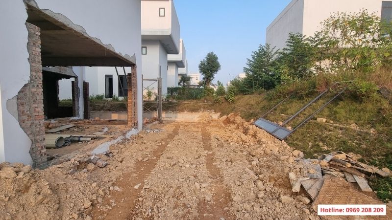 Bể bơi bê tông và bể bơi composite nên chọn loại nào? Khảo sát mặt bằng thi công bể bơi