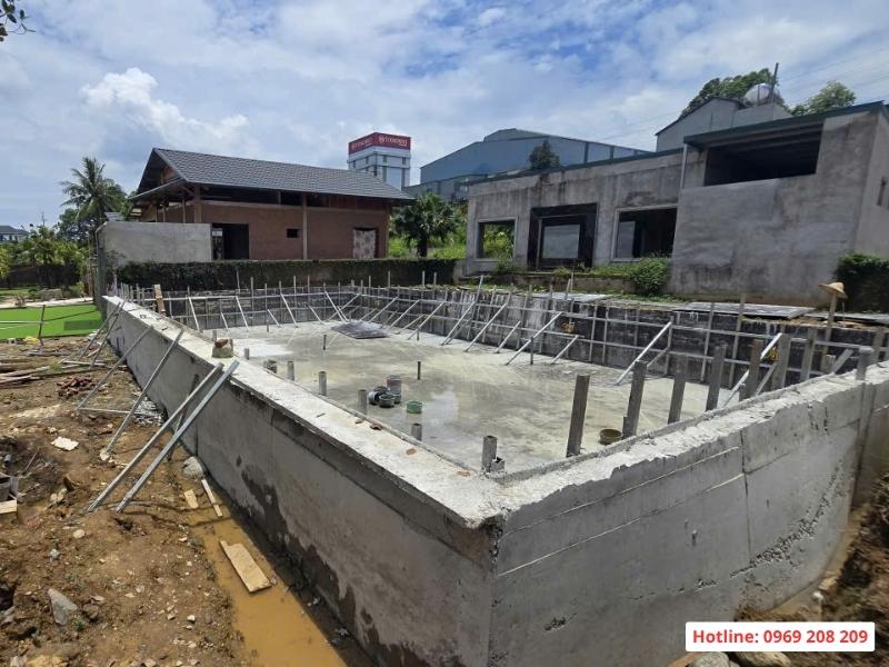 Bàn giao bể bơi kinh doanh homestay 200m2 tại Lương Sơn Hoà Bình Hoàn thiện khâu đổ bê tông bể bơi