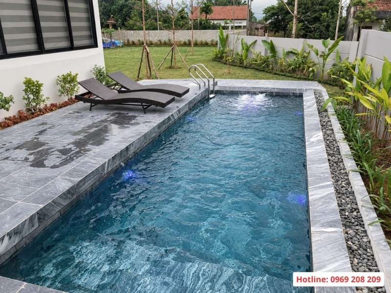 Bể bơi villa sân vườn cho gia đình