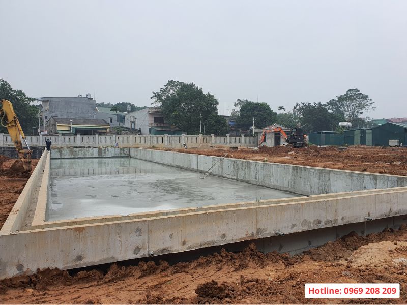 Đổ bê tông và chống thấm bể bơi
