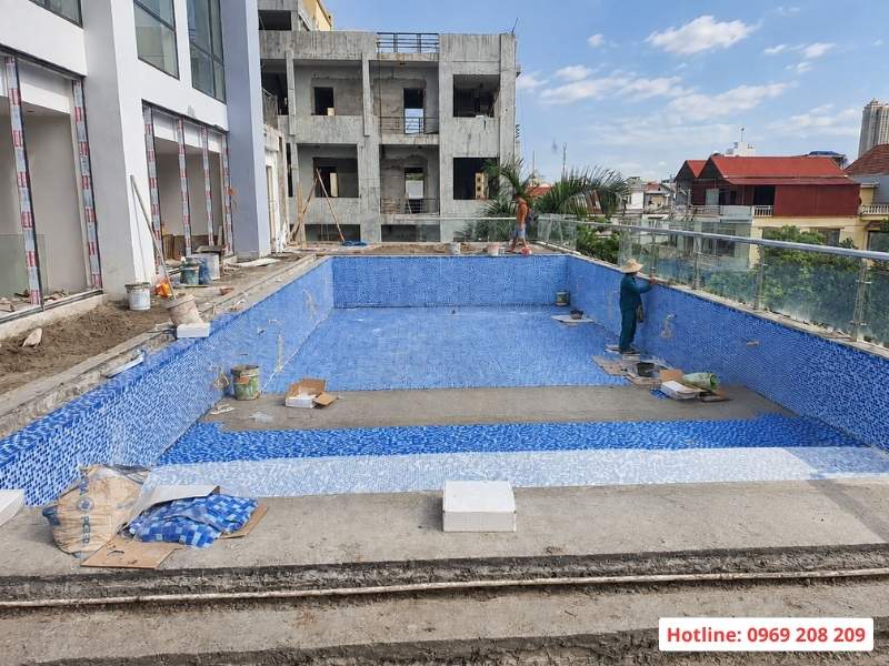 Ốp lát bể bơi khách sạn
