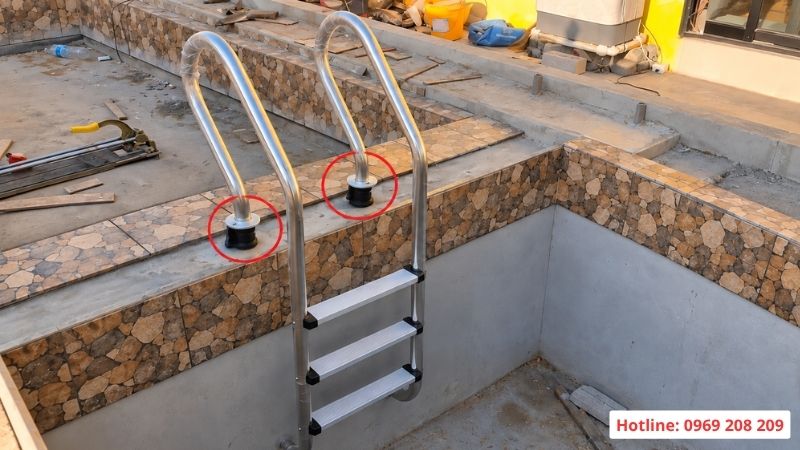 Thang bể bơi 3 bậc SF315 Lắp đặt thang bể bơi