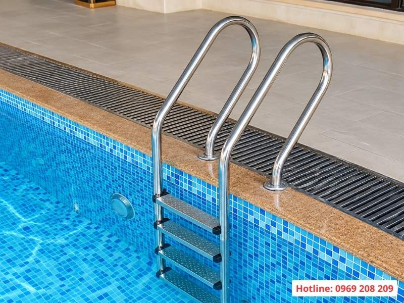 Thang bể bơi 4 bậc SF415 Thang bể bơi inox 4 bậc SF415