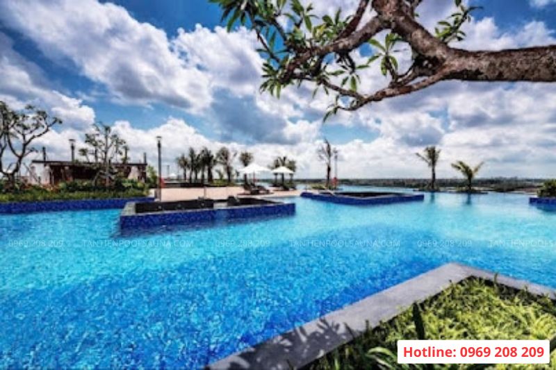 Top bể bơi ngoài trời đẹp ở Hà Nội năm 2026 Bể bơi vô cực Vincom Plaza Long Biên
