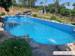 Bể bơi hoàn thiện sẵn sàng phục vụ cả gia đình