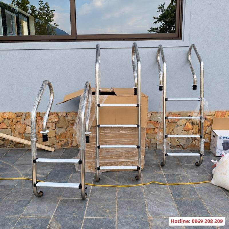 Thang bể bơi 2 bậc SF215 Thang bể bơi inox 2 bậc SF215