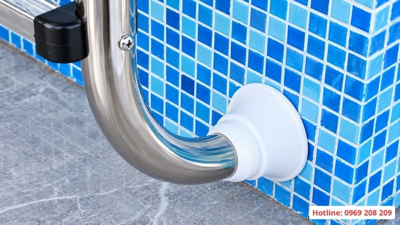 Thang bể bơi 2 bậc SF215 Đế cao su cố định thang dưới bể bơi