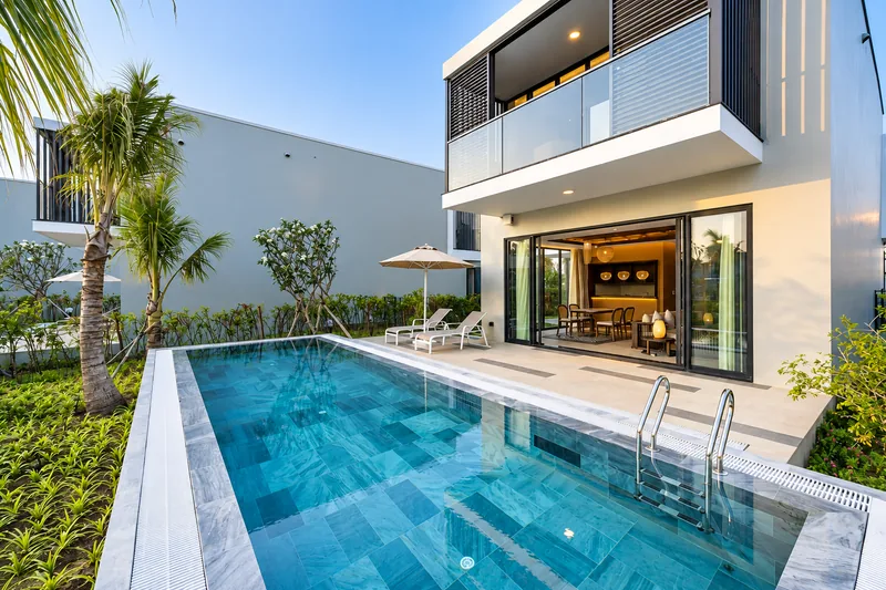 Bể bơi gia đình villa