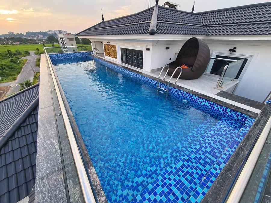 Bể bơi tầng thượng tại Bắc Ninh